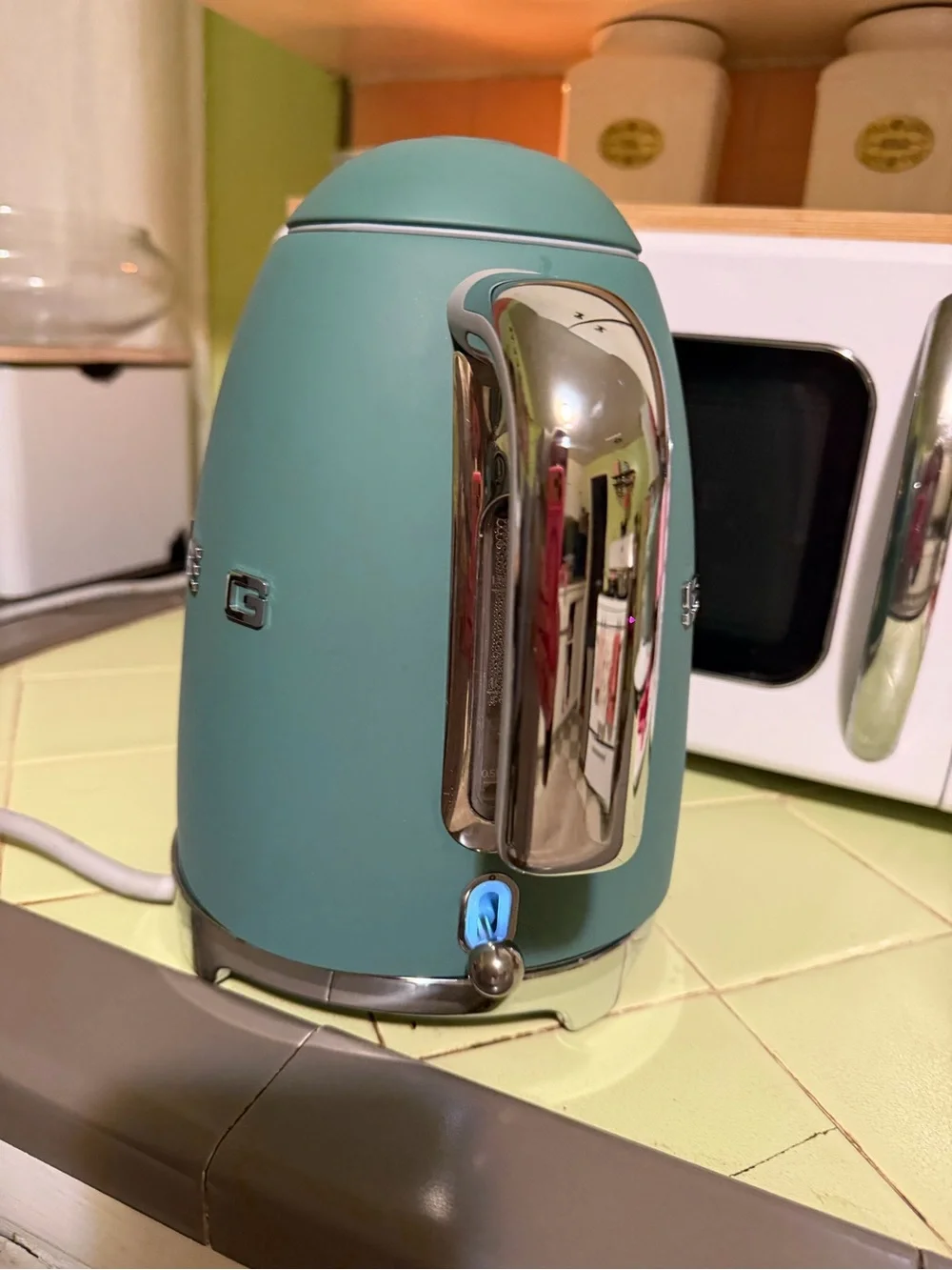 SMEG Retro Electric Kettle in Matte Blue (Jade)